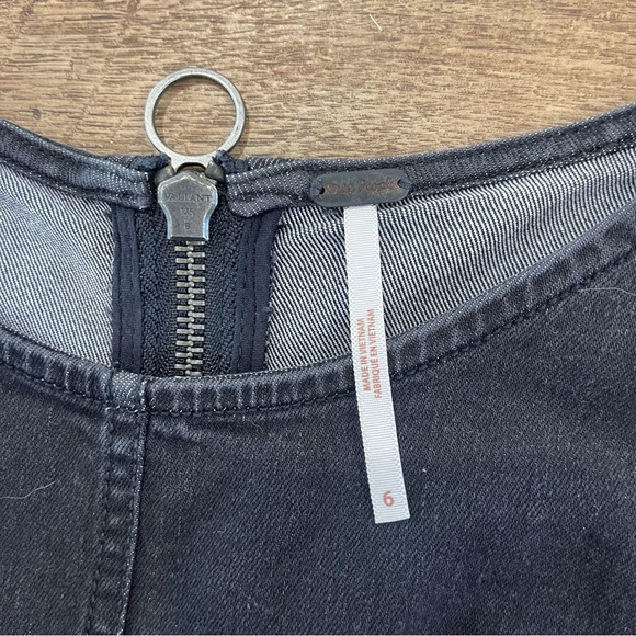 Free People•Black Denim Casual Jumper•Size 6 - Picture 3 of 6